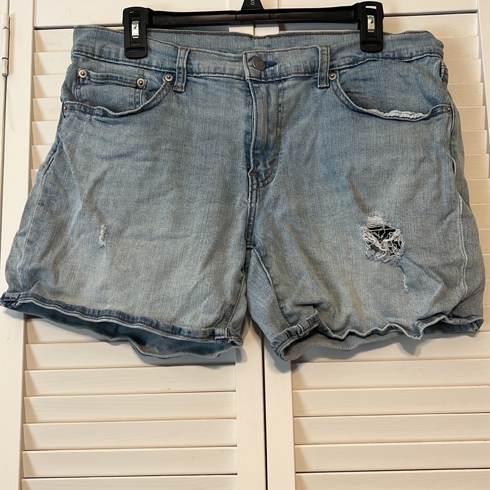 Levi’s denim shorts - Picture 2 of 7